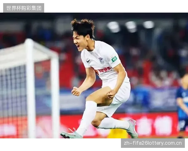 21岁的大连英博球员毛伟杰被改造为左后卫后表现出色,场均贡献3.58次抢断,并入选了国家队。 21岁的大连英博球员毛伟杰被改造为左后卫后表现出色,场均贡献3.58次抢断,并入选了国家队。